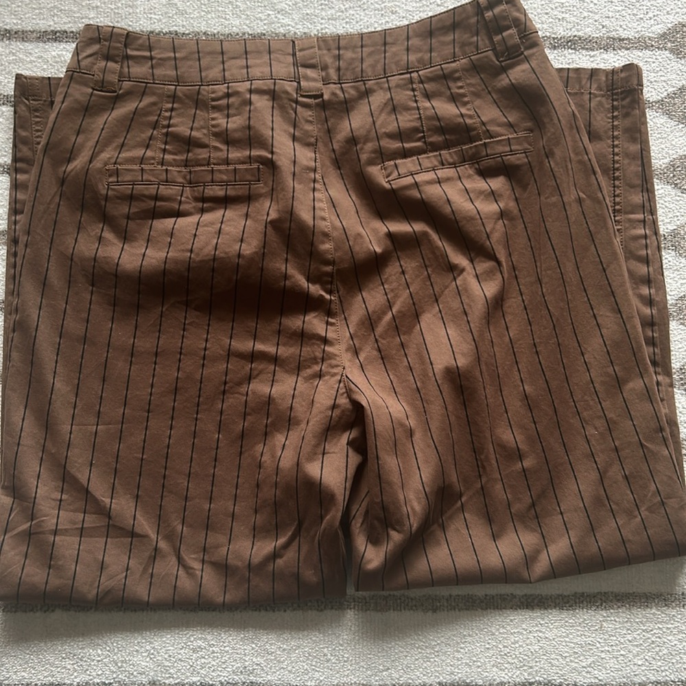 Pinstriped Mid Waist Straight Leg Crop Pants - Picture 2 of 4